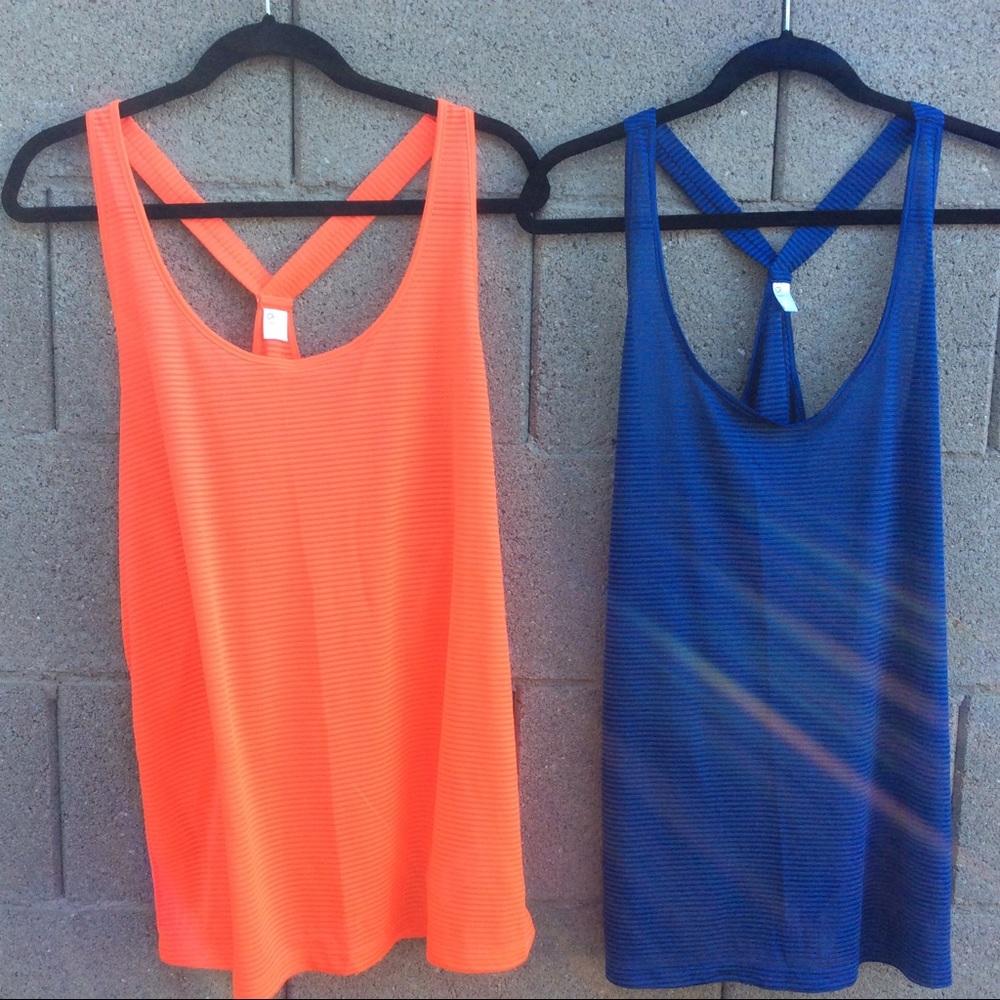 2 XL Gap Fit workout Tops